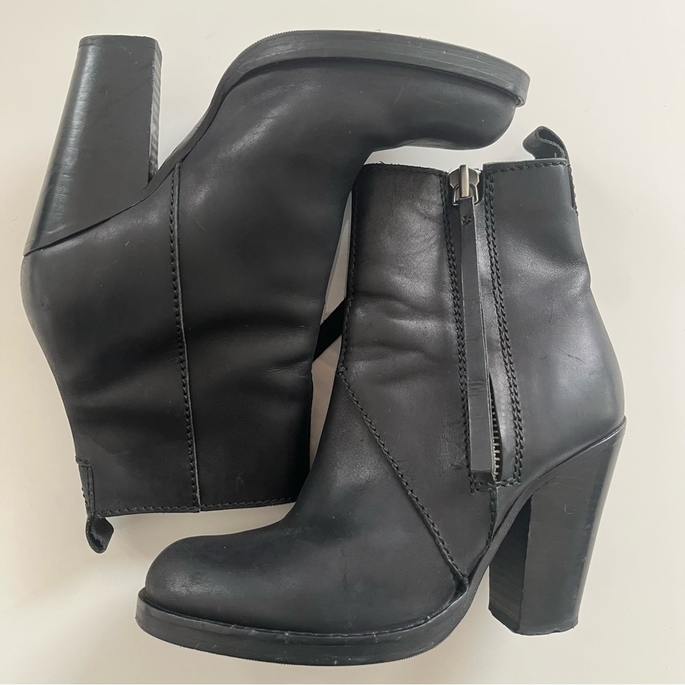 Acne Studios Pistol Black Heeled Leather Ankle Boots - Picture 5 of 13